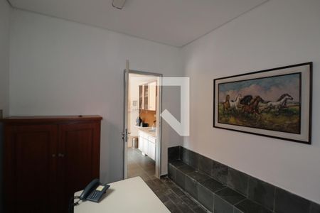 Casa à venda com 135m², 1 quarto e 2 vagasEscritório