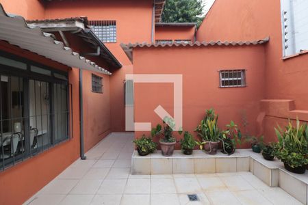 Casa à venda com 135m², 1 quarto e 2 vagasQuintal