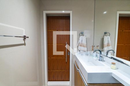 Casa à venda com 240m², 4 quartos e 3 vagasCasa 1 - Banheiro