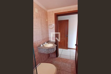 Casa para alugar com 456m², 3 quartos e 4 vagasBanheiro de serviço