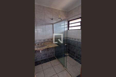 Casa para alugar com 456m², 3 quartos e 4 vagasBanheiro da Suíte 3