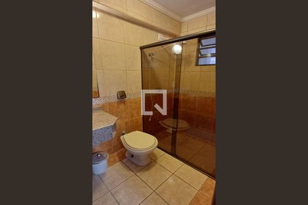 Casa para alugar com 456m², 3 quartos e 4 vagasBanheiro social 2