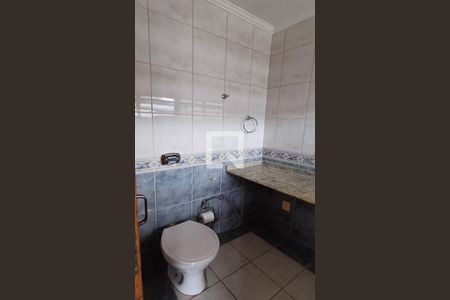 Casa para alugar com 456m², 3 quartos e 4 vagasBanheiro da Suíte 3