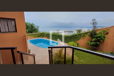 Casa para alugar com 456m², 3 quartos e 4 vagasQuintal