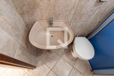 Casa para alugar com 60m², 2 quartos e 1 vaga Casa para alugar com 60m², 2 quartos e 1 vagaBanheiro Social
