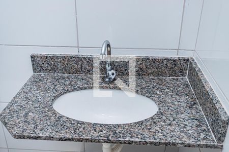 Casa para alugar com 120m², 2 quartos e 2 vagasBanheiro