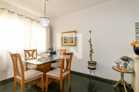 Apartamento à venda com 67m², 2 quartos e sem vagaSala