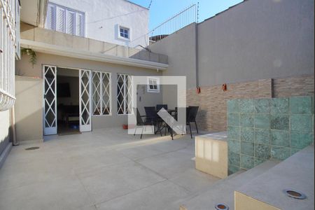 Casa para alugar com 309m², 4 quartos e 4 vagasQuintal - Fundos