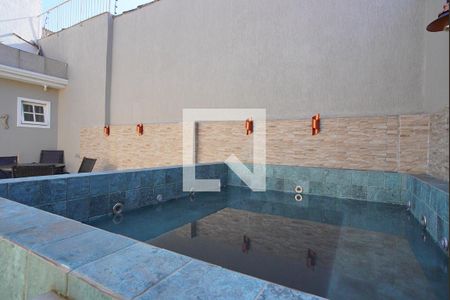 Casa para alugar com 309m², 4 quartos e 4 vagasQuintal fundos - Piscina