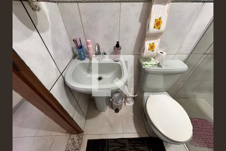 Casa à venda com 172m², 3 quartos e 2 vagas Casa à venda com 172m², 3 quartos e 2 vagasBanheiro 2