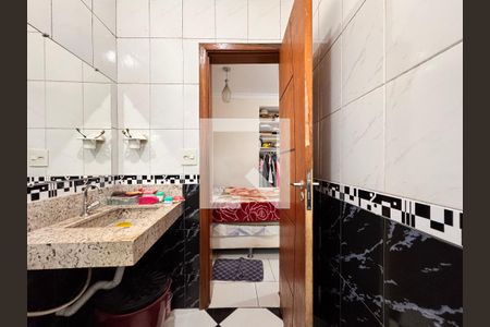 Casa à venda com 172m², 3 quartos e 2 vagas Casa à venda com 172m², 3 quartos e 2 vagasBanheiro da Suíte