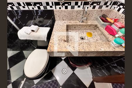 Casa à venda com 172m², 3 quartos e 2 vagas Casa à venda com 172m², 3 quartos e 2 vagasBanheiro da Suíte