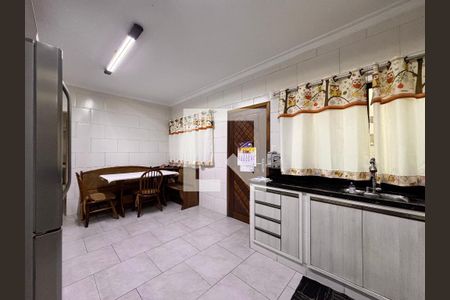 Casa à venda com 172m², 3 quartos e 2 vagas Casa à venda com 172m², 3 quartos e 2 vagasCozinha