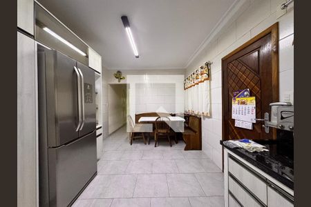 Casa à venda com 172m², 3 quartos e 2 vagas Casa à venda com 172m², 3 quartos e 2 vagasCozinha