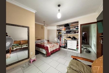 Casa à venda com 172m², 3 quartos e 2 vagas Casa à venda com 172m², 3 quartos e 2 vagasSuite