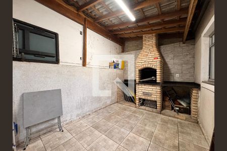 Casa à venda com 172m², 3 quartos e 2 vagas Casa à venda com 172m², 3 quartos e 2 vagasChurrasqueira