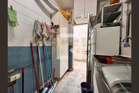 Casa à venda com 172m², 3 quartos e 2 vagas Casa à venda com 172m², 3 quartos e 2 vagasÁrea de Serviço