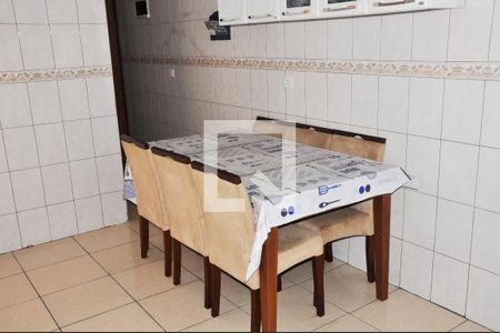 Casa à venda com 130m², 3 quartos e 2 vagasDetalhe - Cozinha