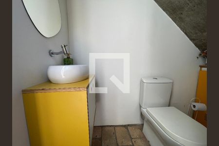 Casa à venda com 157m², 5 quartos e 2 vagas Casa à venda com 157m², 5 quartos e 2 vagasLavabo
