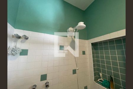 Casa à venda com 157m², 5 quartos e 2 vagas Casa à venda com 157m², 5 quartos e 2 vagasBanheiro Social