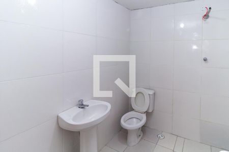 Banheiro de casa para alugar com 1 quarto, 70m² em Vila Ema, São Paulo