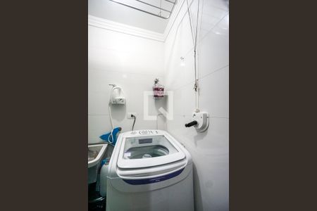 Casa à venda com 75m², 2 quartos e 2 vagasÁrea de serviço