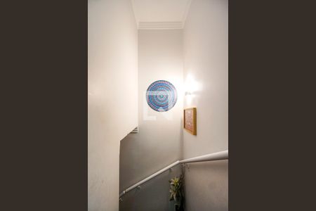 Casa à venda com 75m², 2 quartos e 2 vagasHall da escada