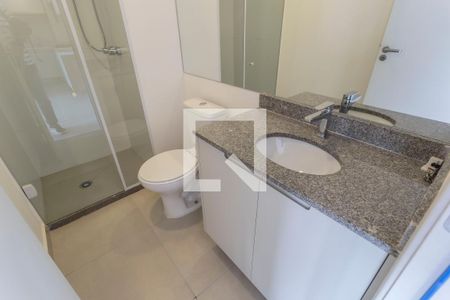 Banheiro de kitnet/studio para alugar com 2 quartos, 36m² em Moema, São Paulo