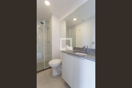 Banheiro de kitnet/studio para alugar com 2 quartos, 36m² em Moema, São Paulo