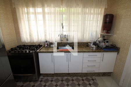 Casa à venda com 180m², 4 quartos e 3 vagasCozinha