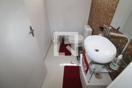 Casa à venda com 180m², 4 quartos e 3 vagasBanheiro 1