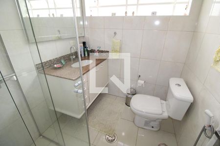 Casa à venda com 180m², 4 quartos e 3 vagasBanheiro 2