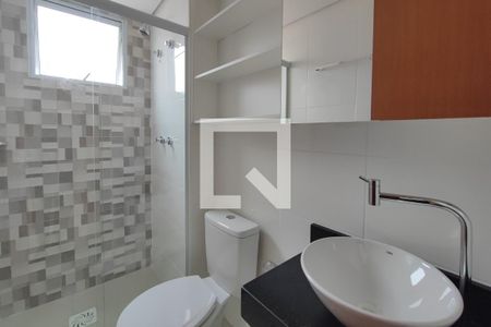 Banheiro de apartamento à venda com 2 quartos, 43m² em Parque Industrial, Campinas