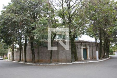 Casa à venda com 1100m², 4 quartos e 5 vagasFachada
