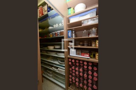 Casa à venda com 1100m², 4 quartos e 5 vagasDespensa