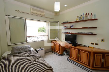 Casa à venda com 1100m², 4 quartos e 5 vagasQuarto 3