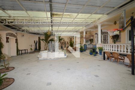 Casa à venda com 1100m², 4 quartos e 5 vagasQuintal