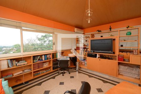 Casa à venda com 1100m², 4 quartos e 5 vagasTerraço panorâmico e sala de games