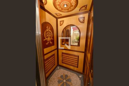 Casa à venda com 1100m², 4 quartos e 5 vagasElevador