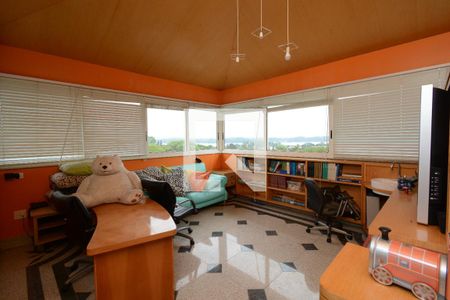 Casa à venda com 1100m², 4 quartos e 5 vagasTerraço panorâmico e sala de games