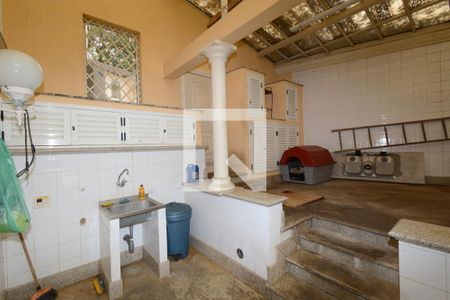 Casa à venda com 1100m², 4 quartos e 5 vagasÁrea de Serviço 2