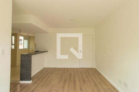 Sala de apartamento para alugar com 3 quartos, 70m² em Jardim Barbacena, Cotia