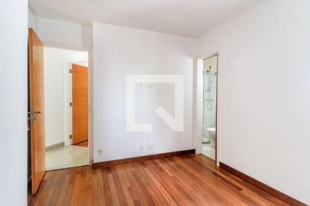 Apartamento à venda com 175m², 3 quartos e 3 vagasSuíte 2