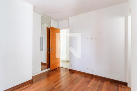 Apartamento à venda com 175m², 3 quartos e 3 vagasSuíte 2
