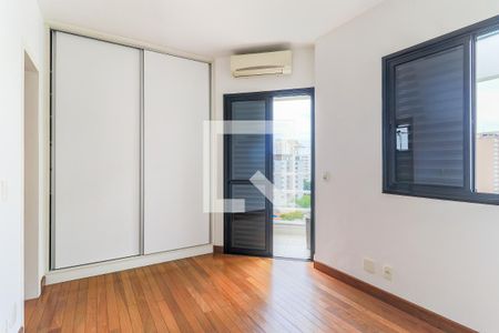 Apartamento à venda com 175m², 3 quartos e 3 vagasSuíte 3