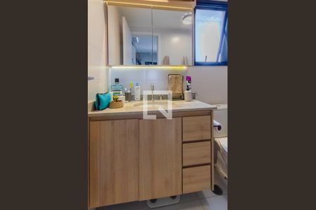 Apartamento para alugar com 69m², 2 quartos e 1 vaga Apartamento para alugar com 69m², 2 quartos e 1 vagaBanheiro da Suíte