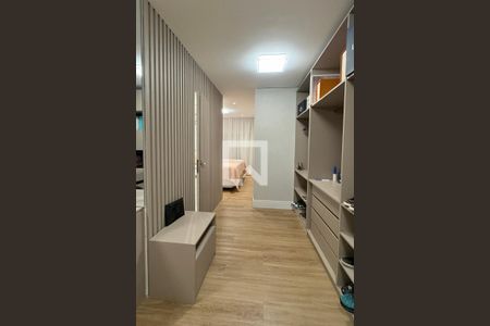 Closet da suíte 1 de apartamento à venda com 2 quartos, 110m² em Alphaville Empresarial, Barueri