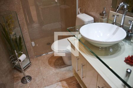 Apartamento à venda com 153m², 3 quartos e 3 vagasBanheiro 2