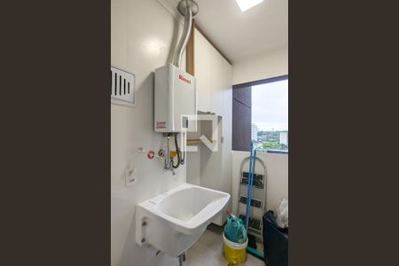 Área de serviço de apartamento para alugar com 2 quartos, 72m² em Itaim Bibi, São Paulo