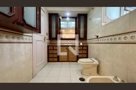 Apartamento para alugar com 118m², 2 quartos e 2 vagas Apartamento para alugar com 118m², 2 quartos e 2 vagasBanheiro